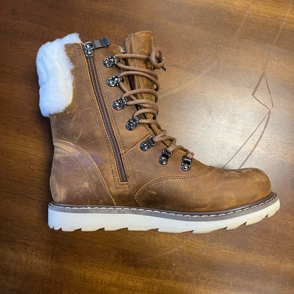 Brand New Royal Canadian size 8 women’s boots - Picture 3 of 9